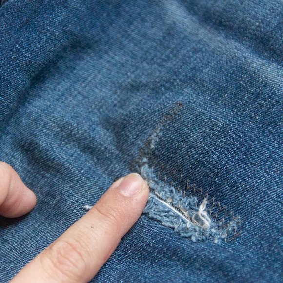 Madewell 9" High Rise Skinny Dark Wash Distressed Hole Jeans Size 27 - Picture 7 of 12